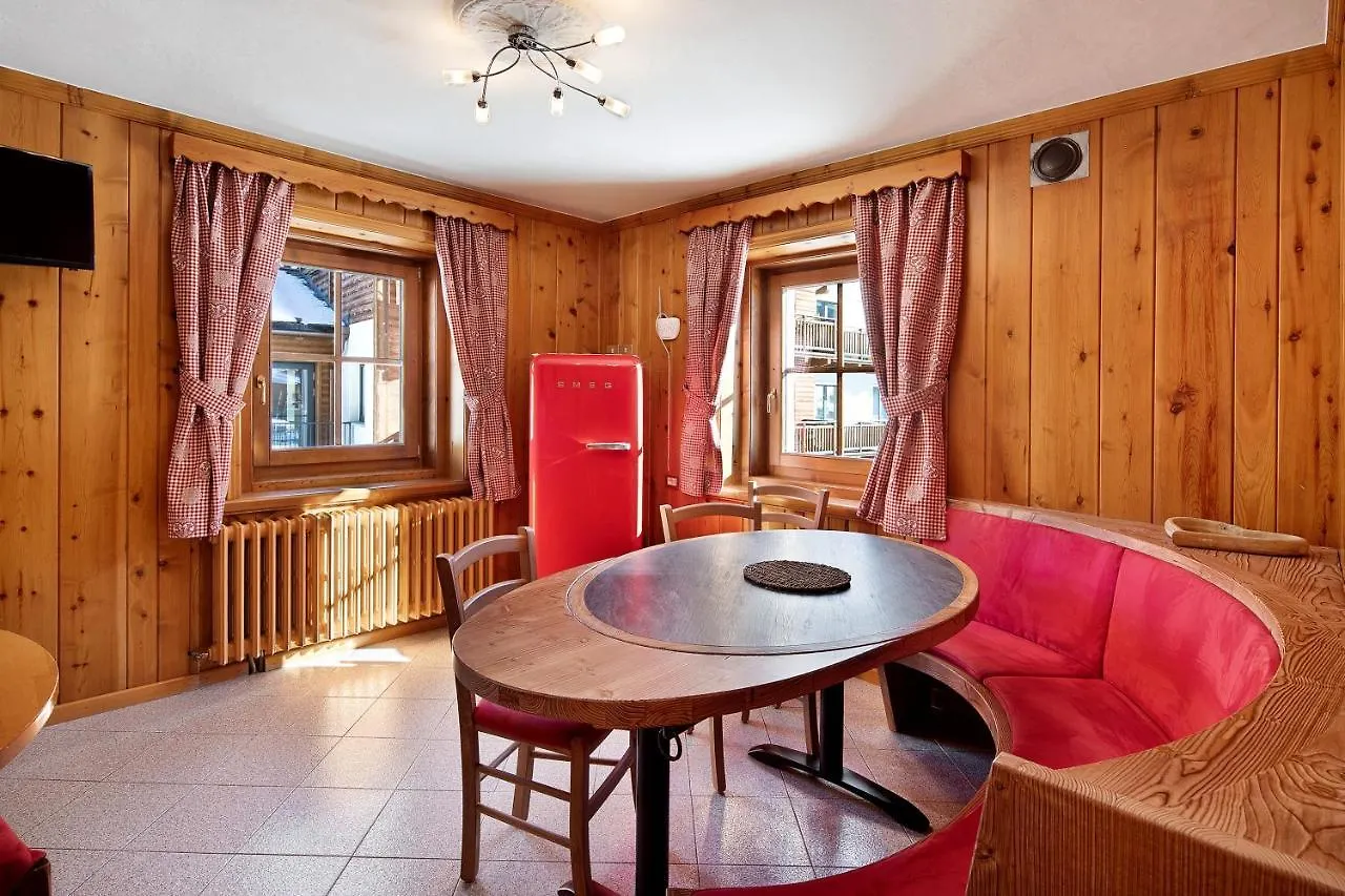 Baita Paola 8 Posti Livigno Apartment